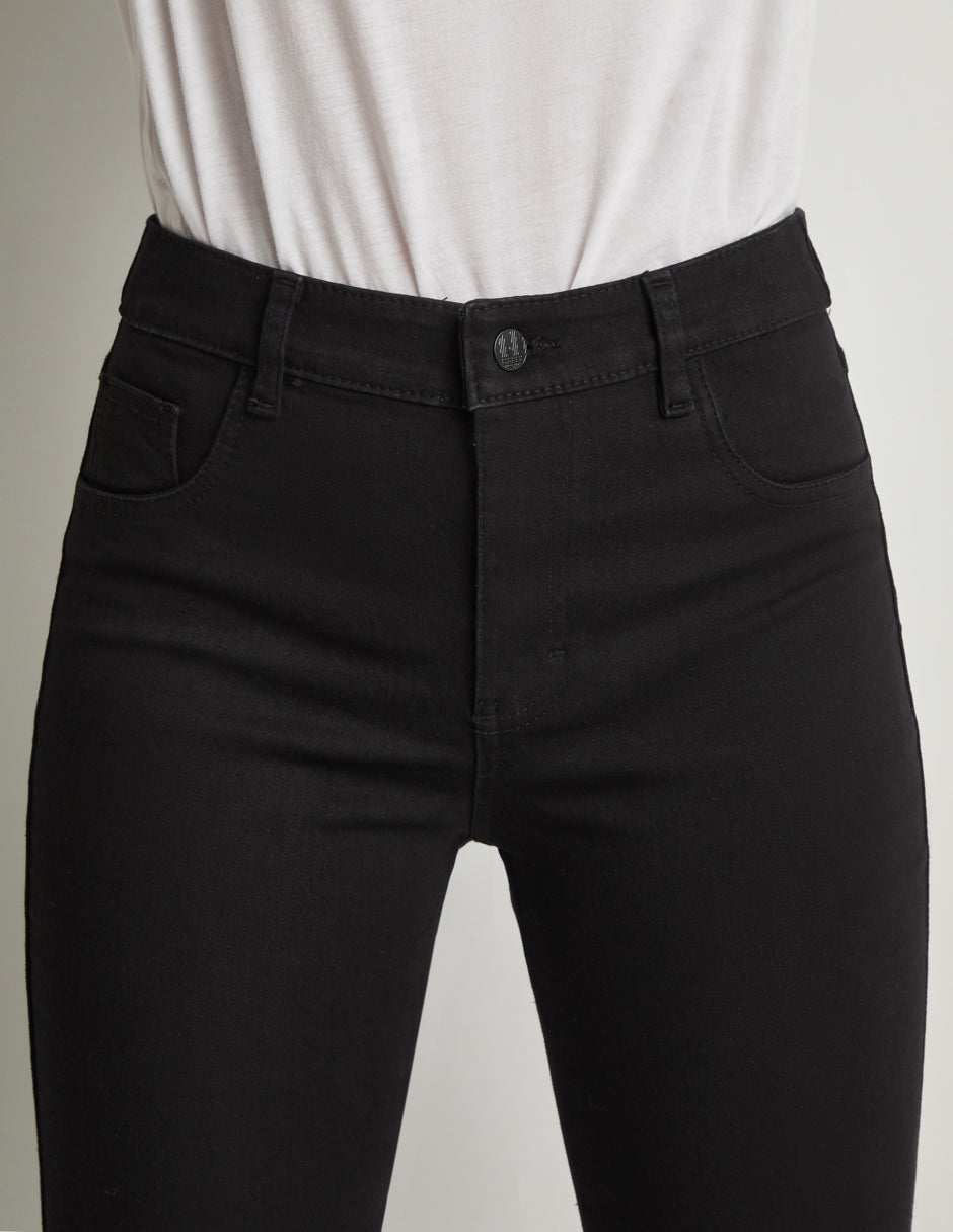 Pantalón Jeans Acampanado: Tiro Alto, Mezclilla Stretch, Color Negro.