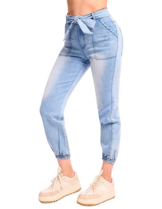Jeans Jogger Azul Claro con Elástico en Tobillo: Comodidad y Estilo en Uno Solo