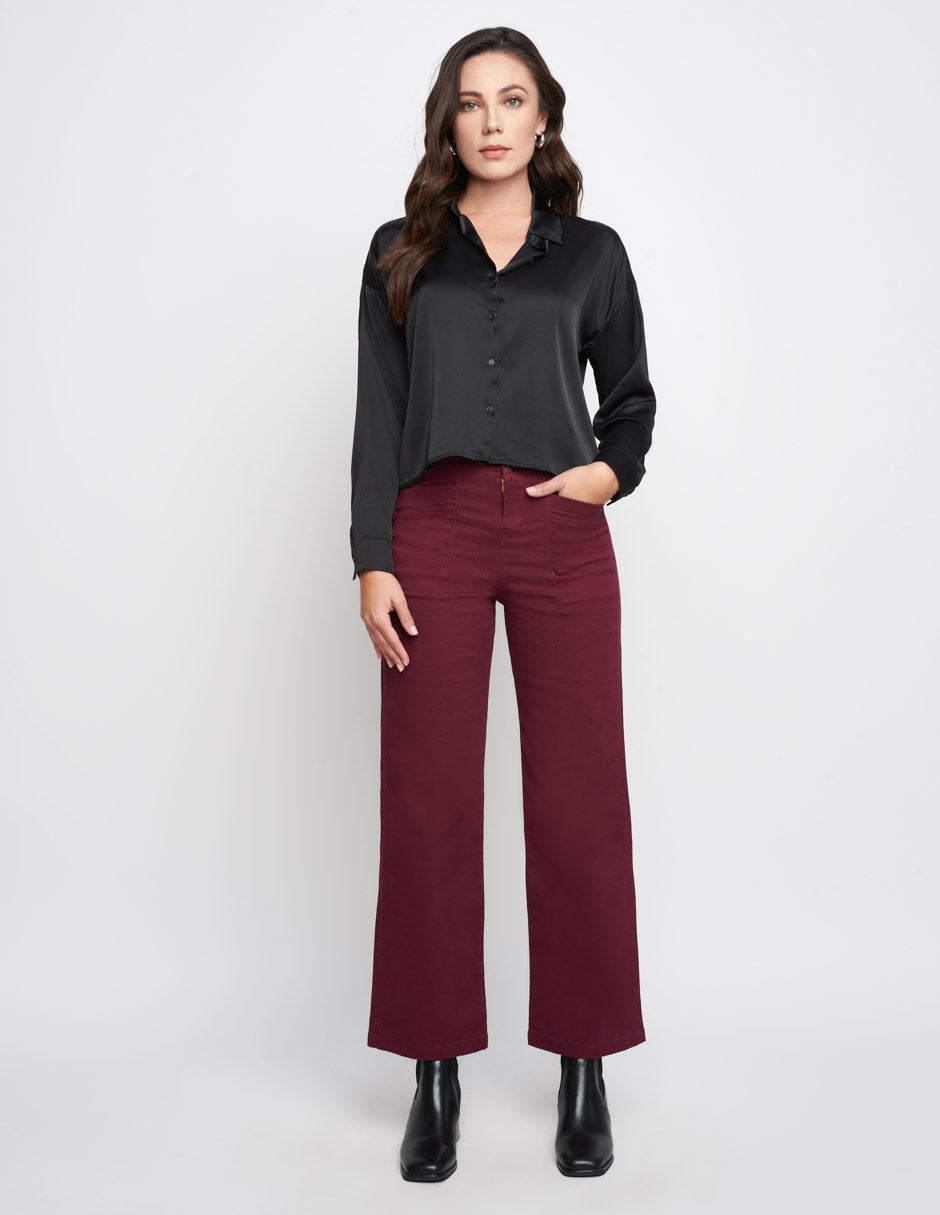 Pantalón para mujer de gabardina en color tinto tiro alto a la cintura corte recto