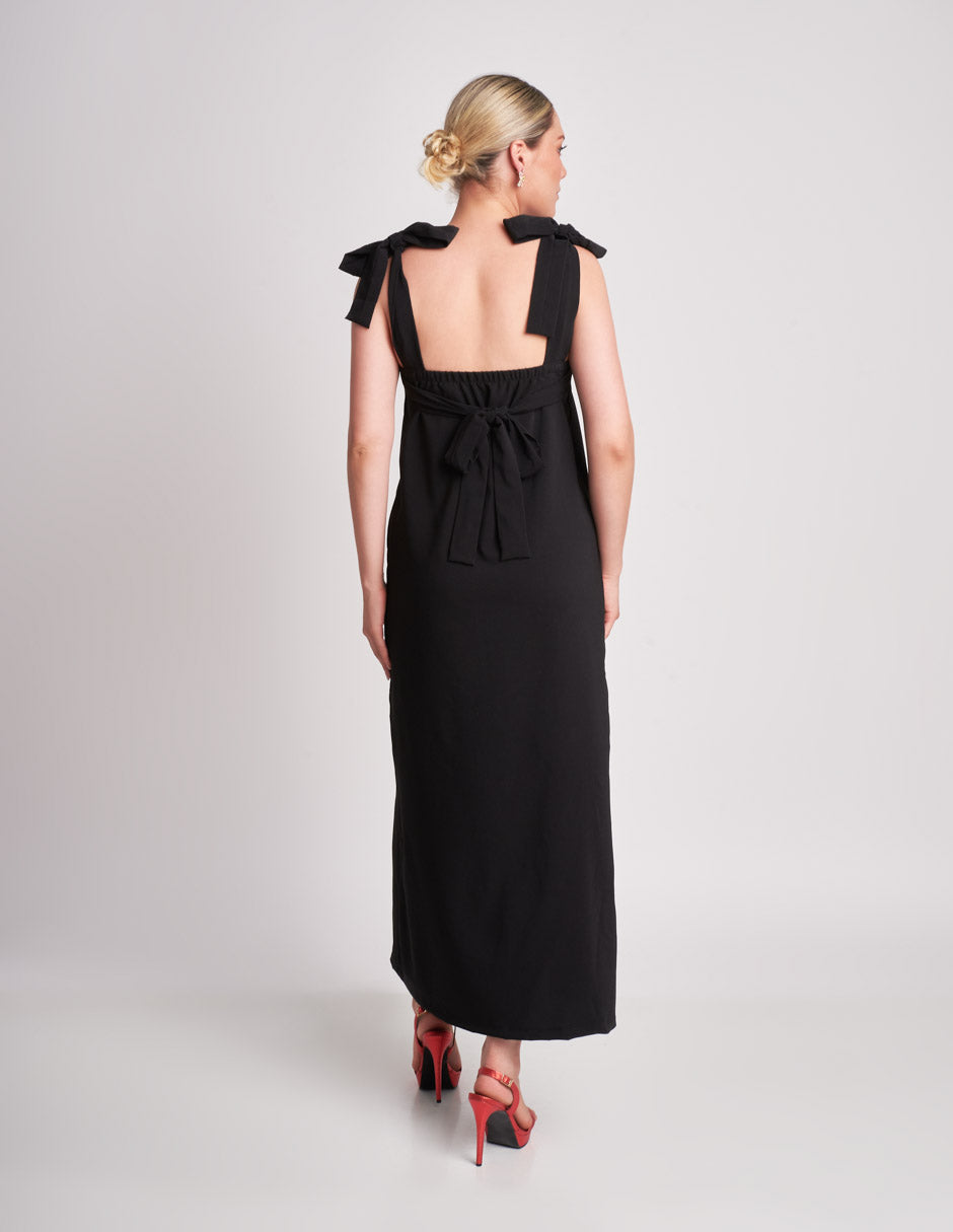 Vestido Largo Casual Negro: Detalles en Moño