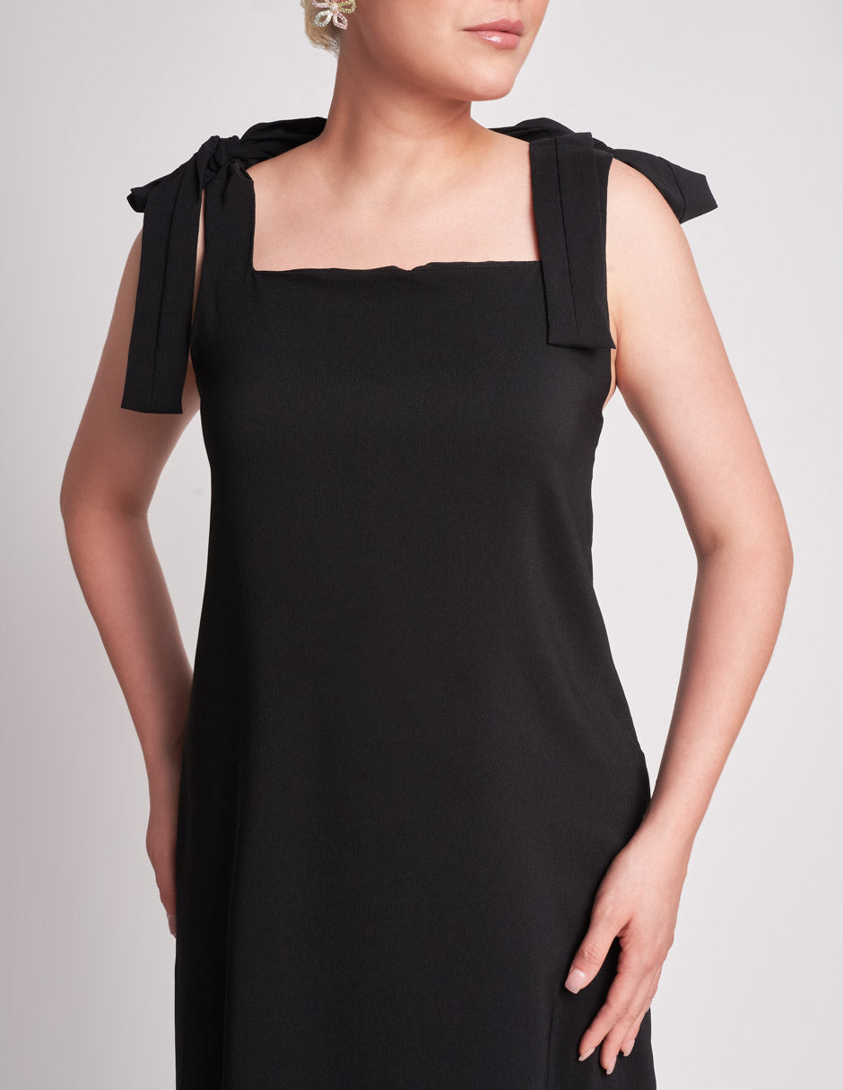 Vestido Largo Casual Negro: Detalles en Moño