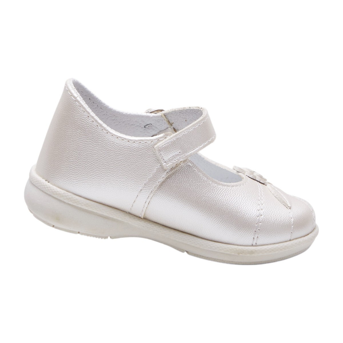 Zapatos para niña en charol blanco con brillo, punta redonda, correa ajustable con hebilla, suela anti derrapante y flor decorativa dv2925
