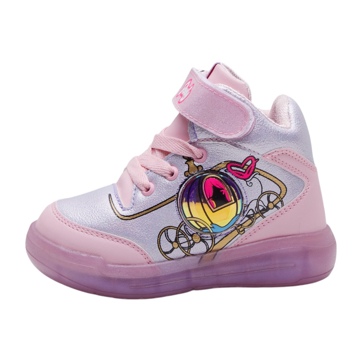 Tenis de bota para niña en piel sintética plateada con rosa, suela transparente rosa, agujetas funcionales, broche de soporte en tobillo y diseño ilustrado de carruaje dv2925