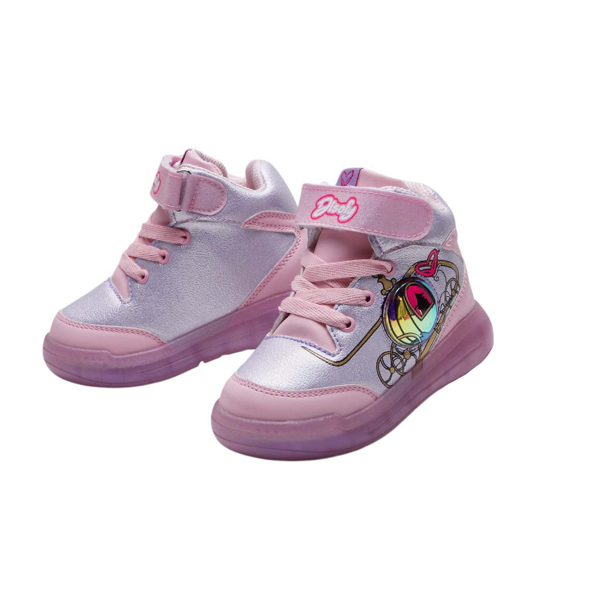 Tenis de bota para niña en piel sintética plateada con rosa, suela transparente rosa, agujetas funcionales, broche de soporte en tobillo y diseño ilustrado de carruaje dv2925