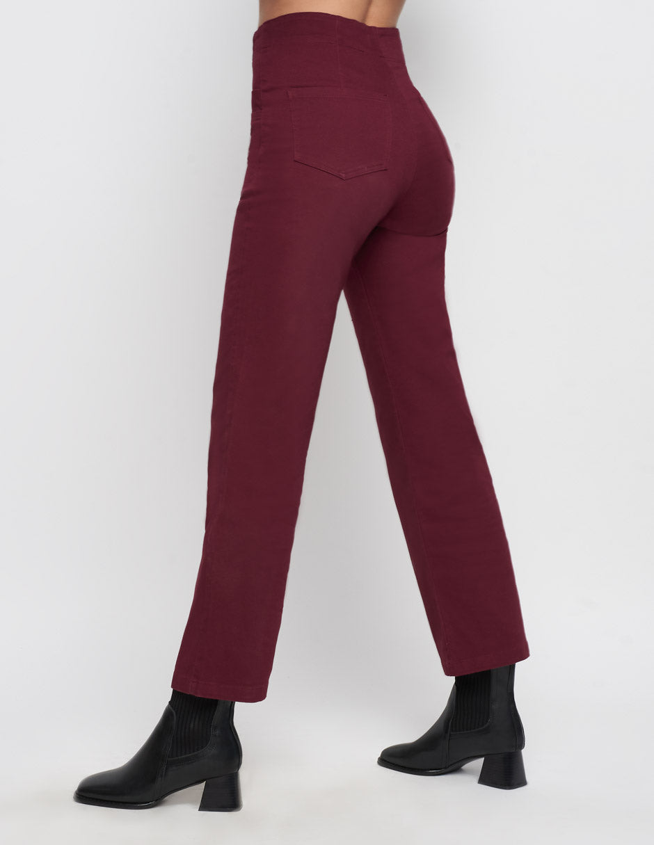 Pantalón para mujer de gabardina en color tinto tiro alto a la cintura corte recto