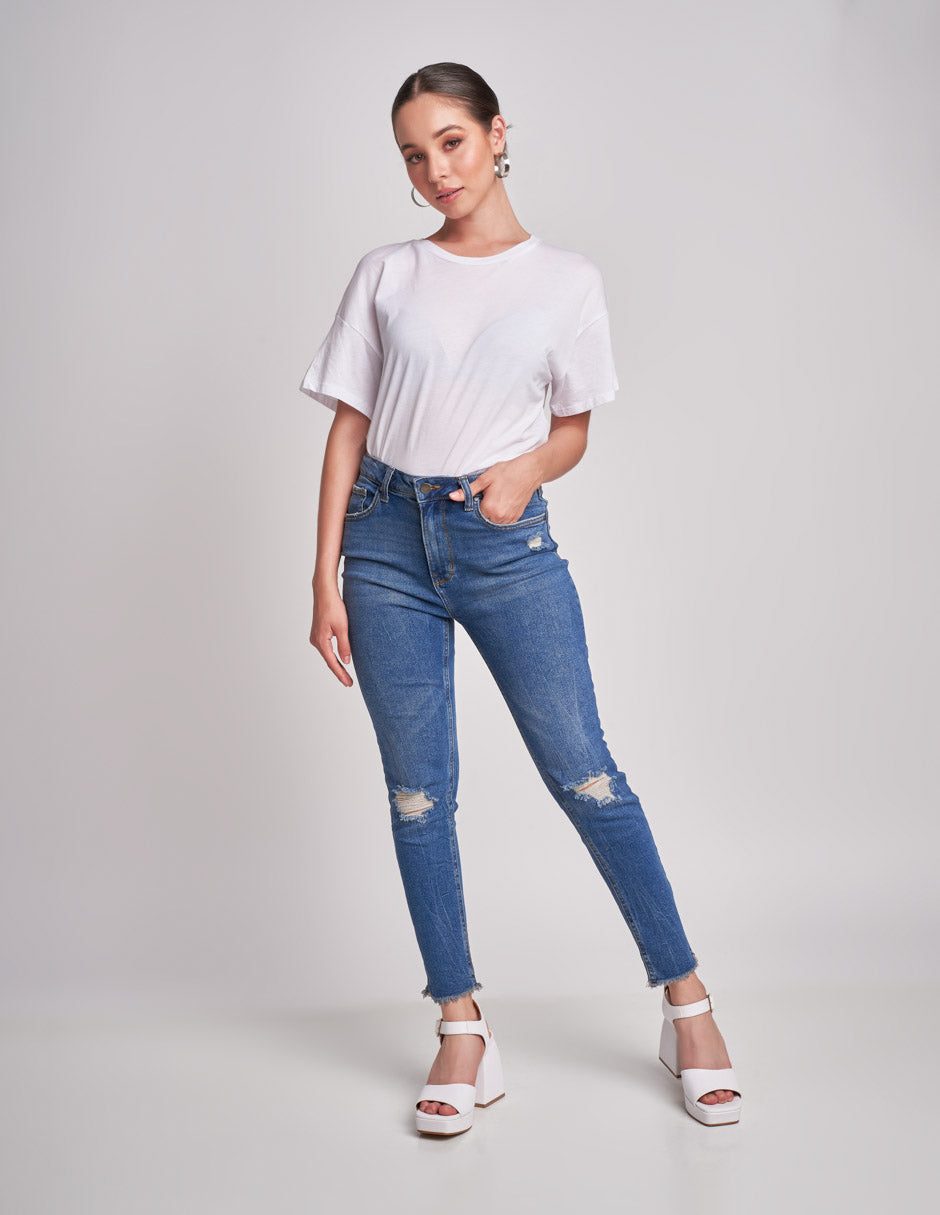 Pantalón Jeans Tiro Alto: Desgaste y Stretch para Estilo Slim