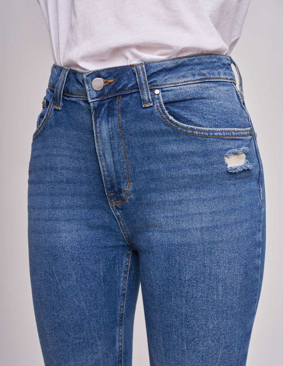 Pantalón Jeans Tiro Alto: Desgaste y Stretch para Estilo Slim