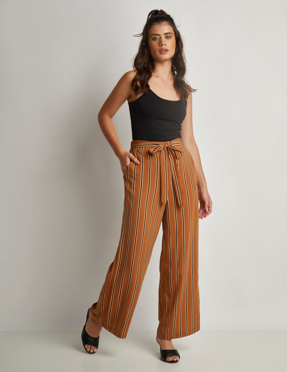 Pantalón Corte Recto en Tela Ligera con Estampado Lineal y Elástico en Cintura Color Shedron