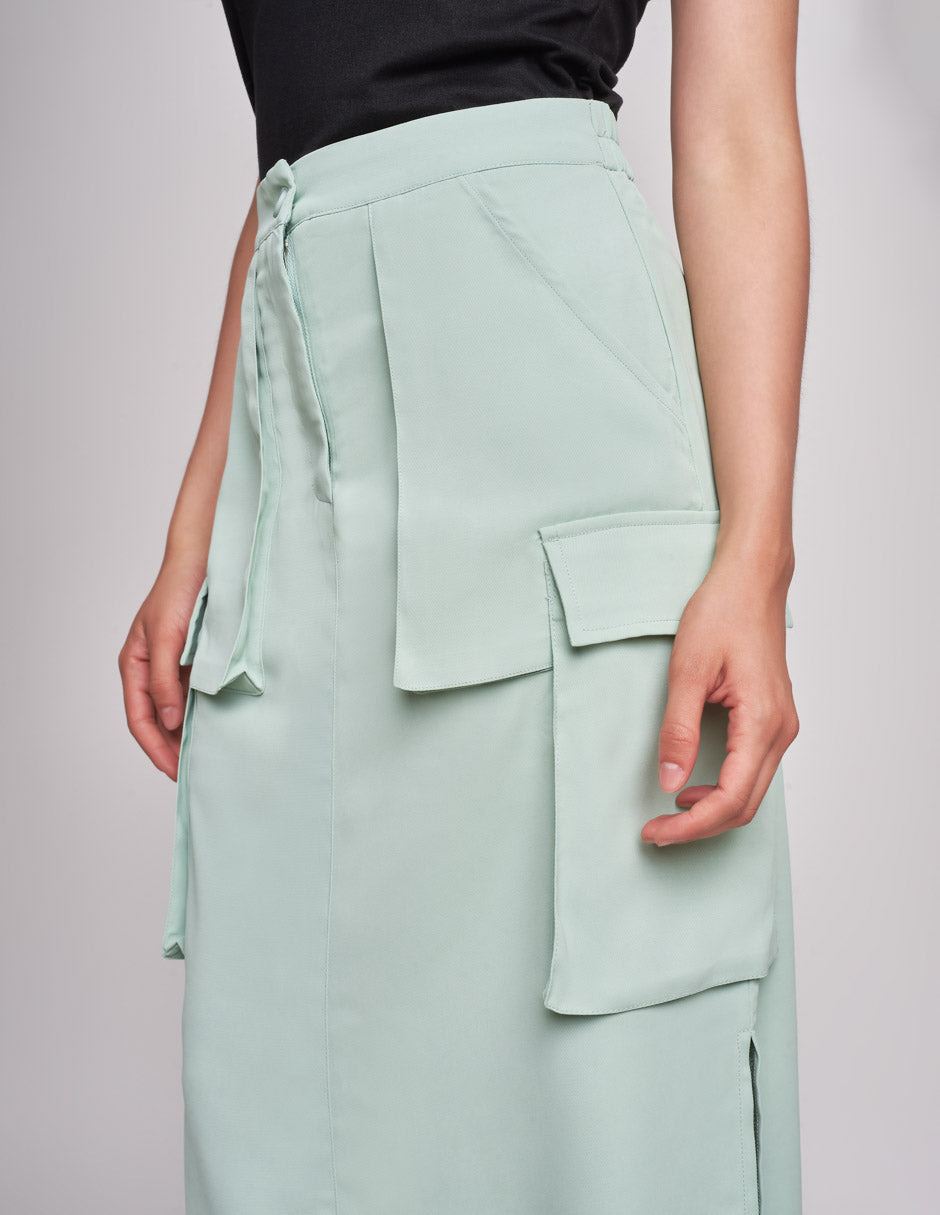 Falda Tiro Alto Color Aqua: Cargo para un Look Fresco