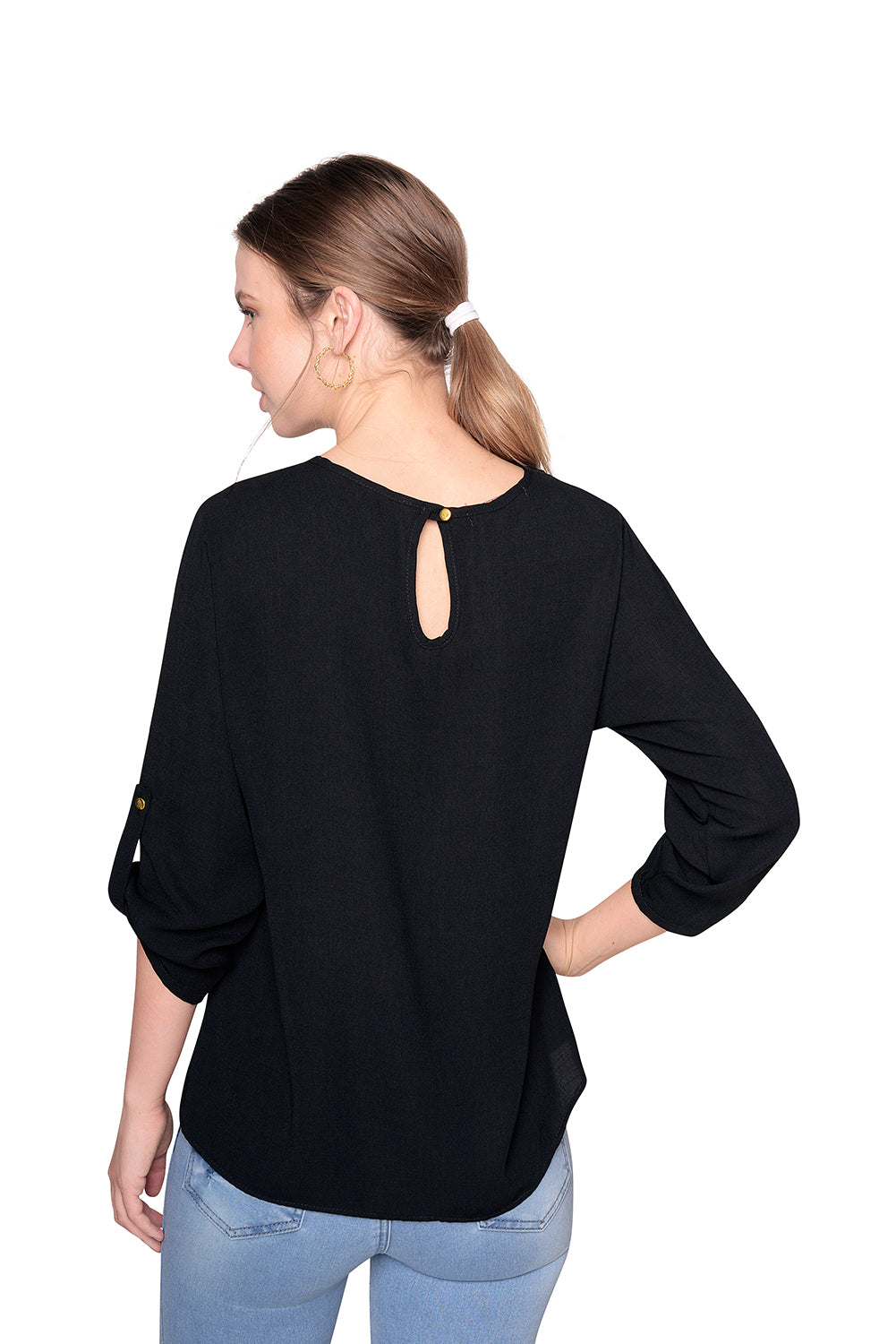 Blusa Negra Ligera con Elegante Bordado y Manga 3/4