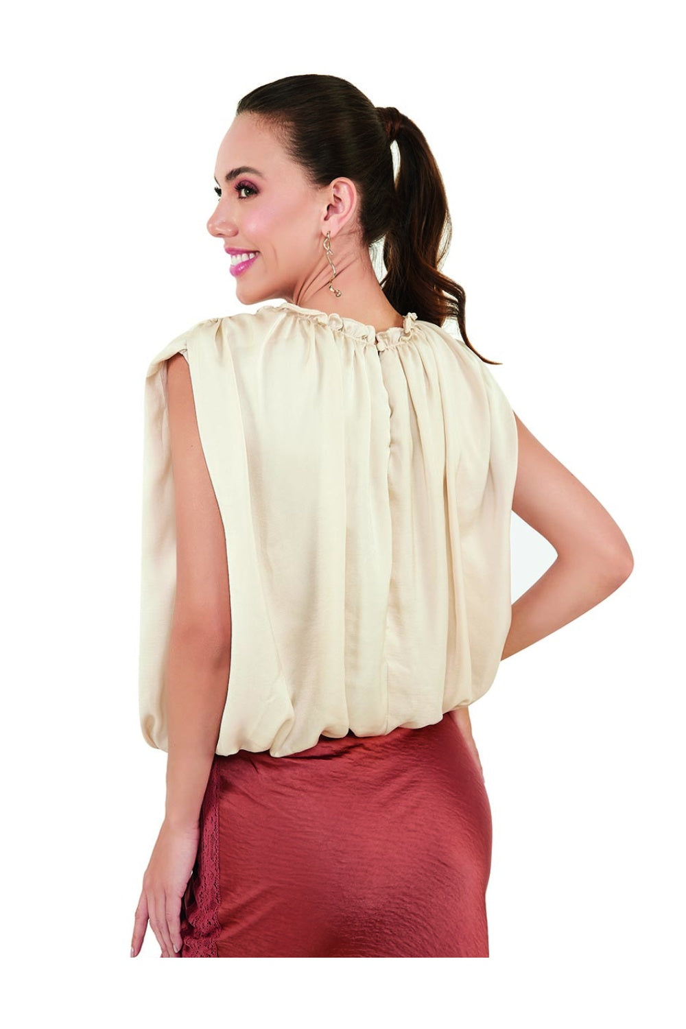 Blusa Beige Cuello Redondo Sin Mangas