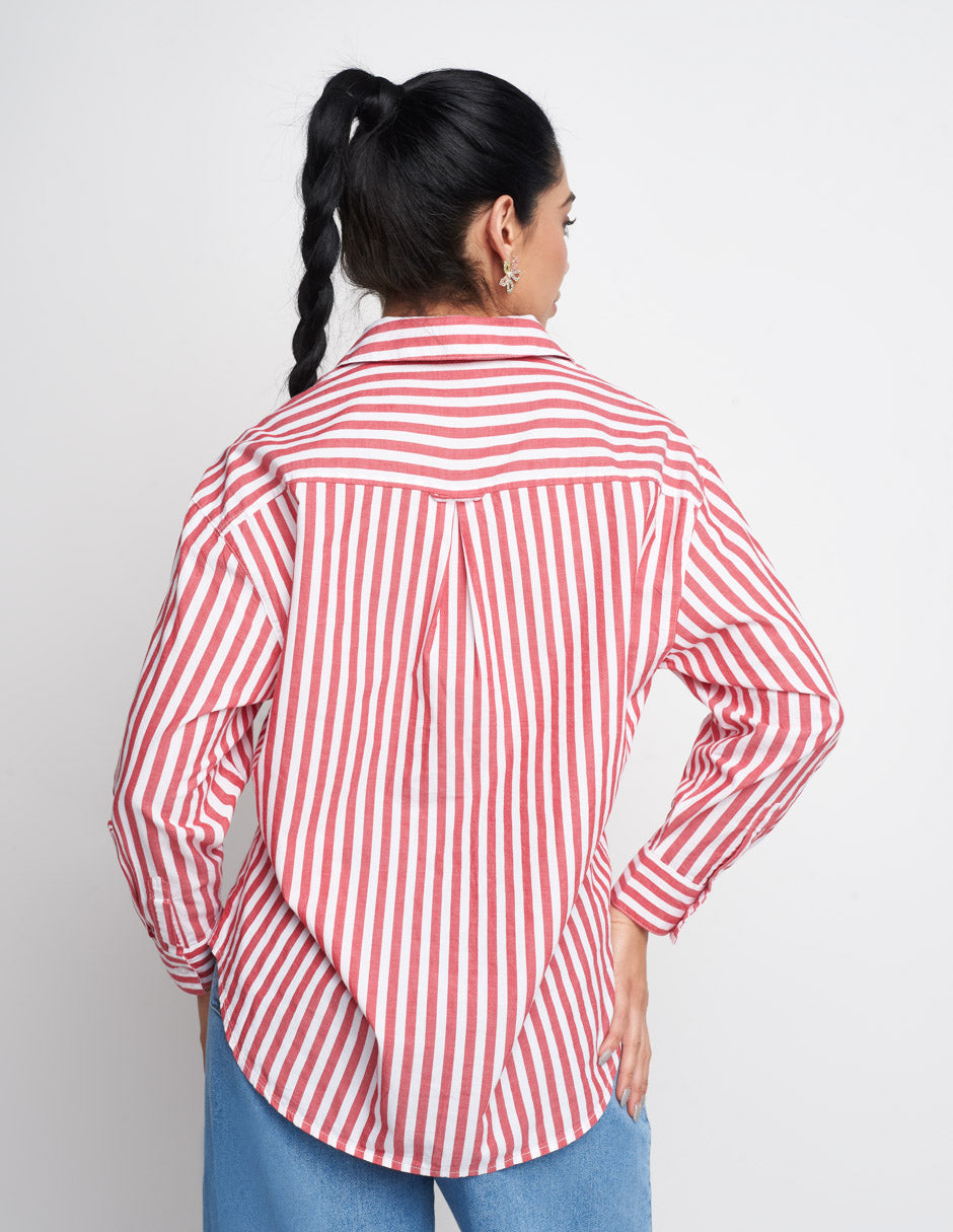 Camisa para mujer de tela de algodón en color con líneas