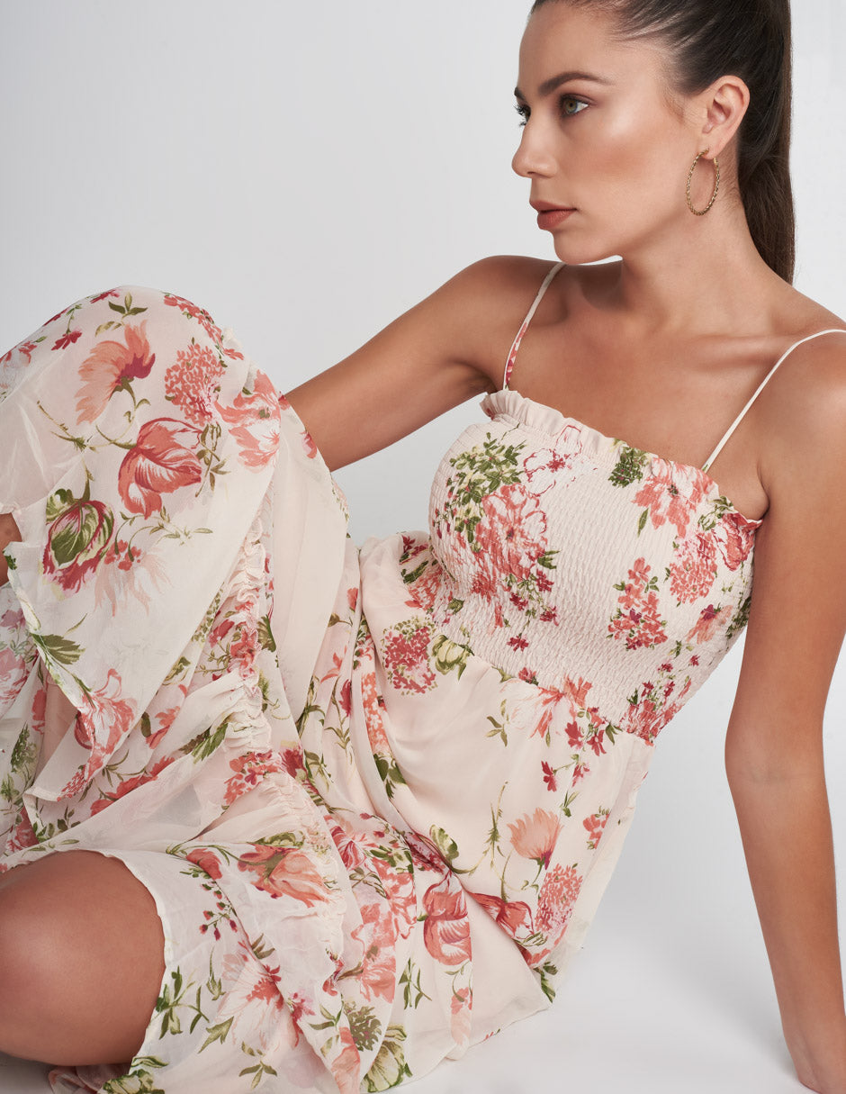 Vestido largo para mujer de tela ligera en color blanco con estampado de flores