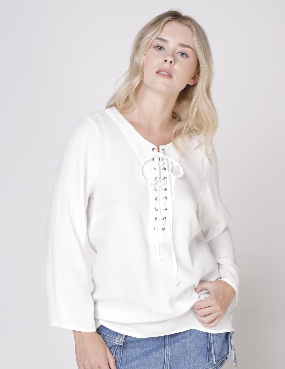 Blusa Blanco: Tela Ligera, Cuello Redondo, Cordones Decorativos