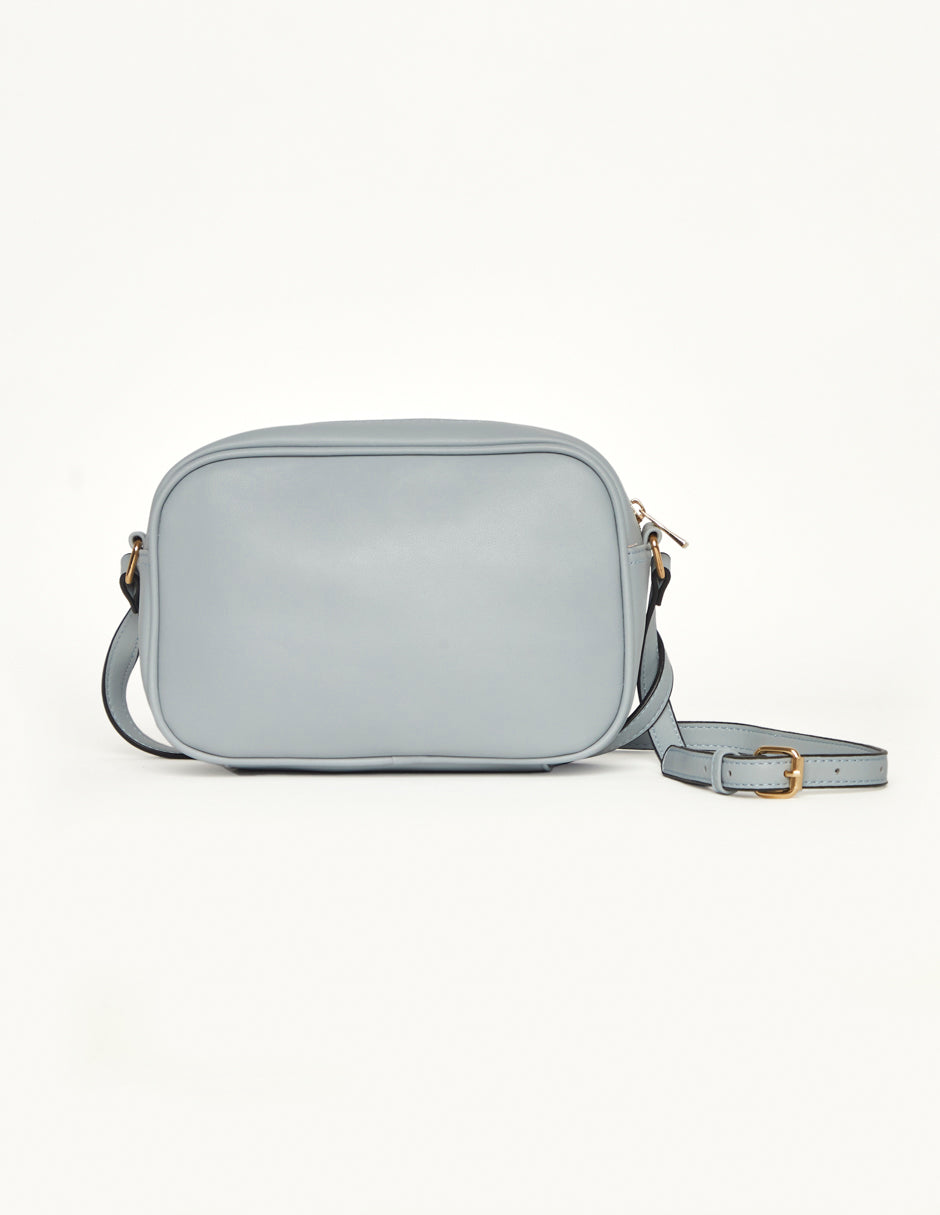 Bolsa crossbody tejida en color azul cielo