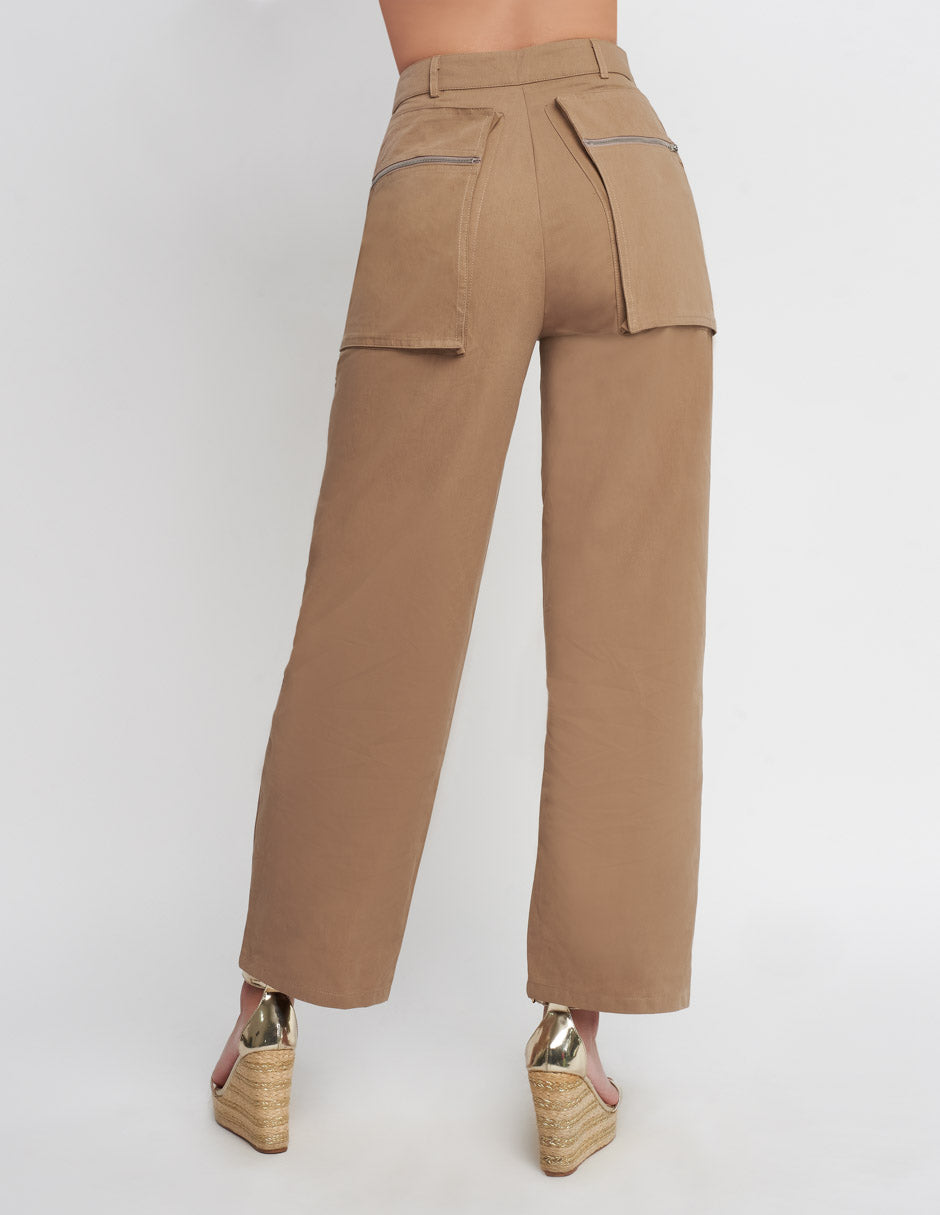 Pantalón para mujer de gabardina en color camel tiro alto wide leg